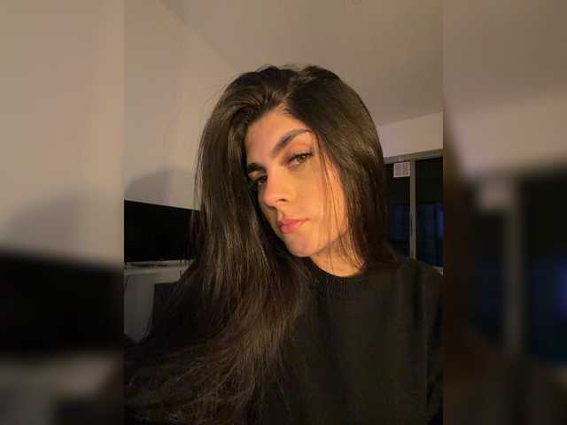 amy-saenz's BongaCams show and profile