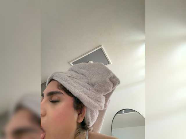 amy-saenz's BongaCams show and profile