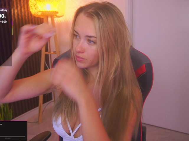 DanikaDillan webcam