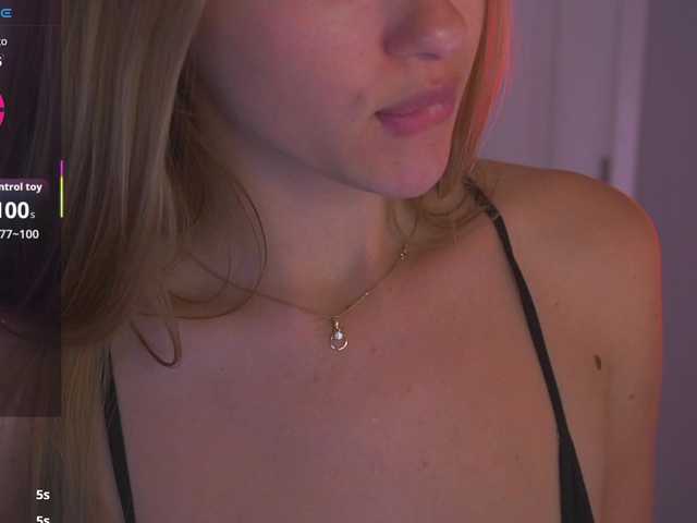 DanikaDillan webcam