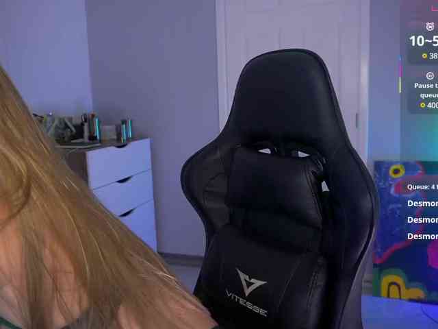 DanikaDillan webcam