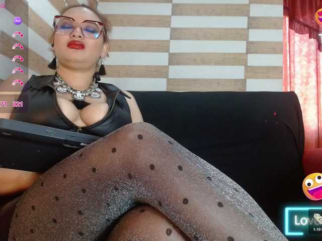 MissVioleta's BongaCams show and profile