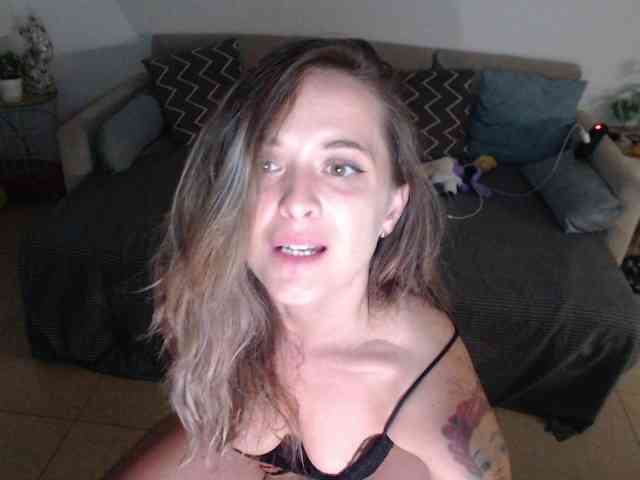 WonderOlesya webcam
