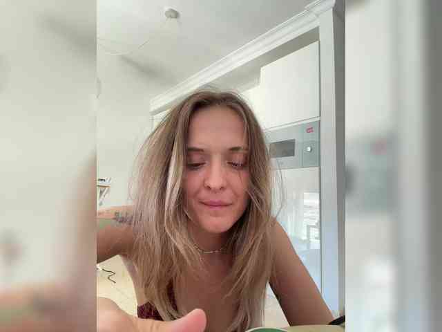 WonderOlesya webcam
