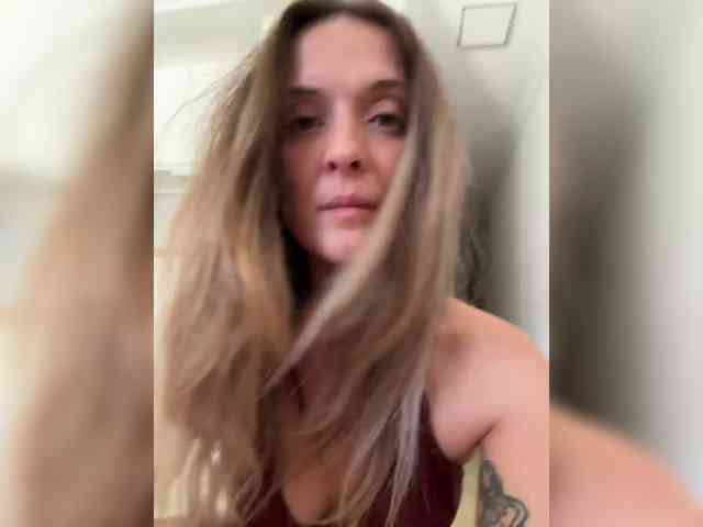 WonderOlesya webcam