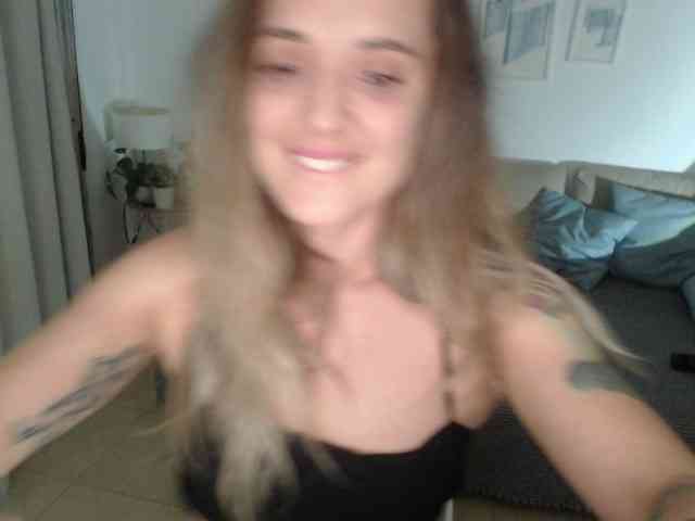 WonderOlesya webcam