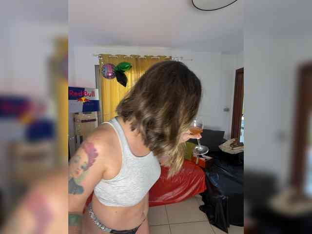 WonderOlesya Live Webcam on BongaCams