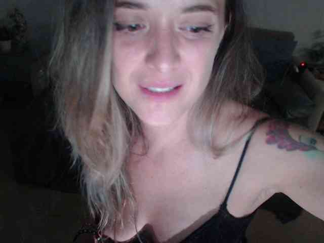 WonderOlesya webcam