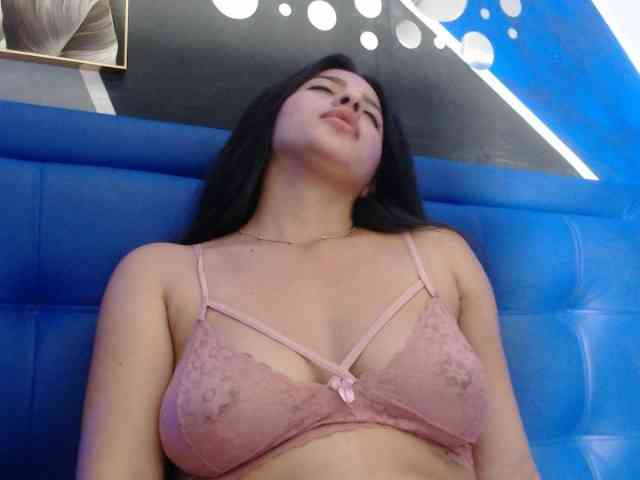 kanyss-lov3 webcam