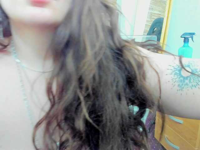 AishaRouhi's BongaCams show and profile