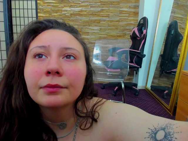 AishaRouhi's BongaCams show and profile