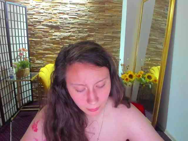 AishaRouhi webcam