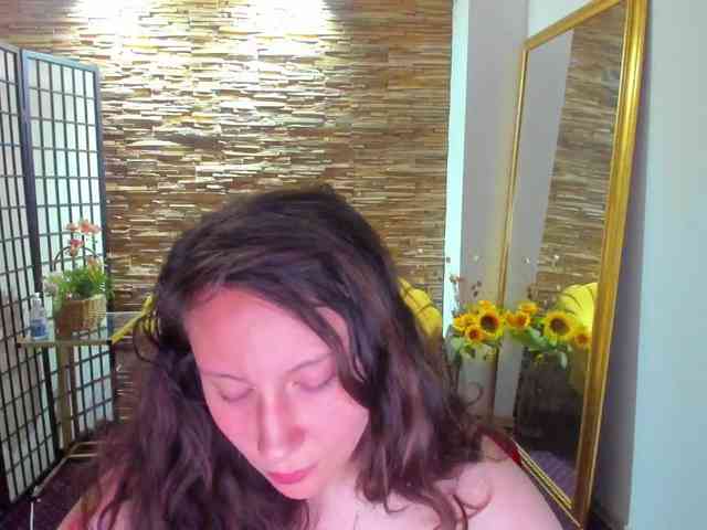 AishaRouhi webcam