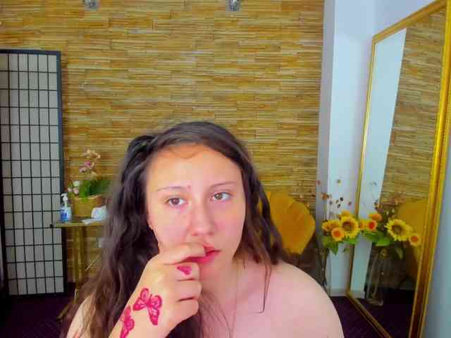 AishaRouhi webcam