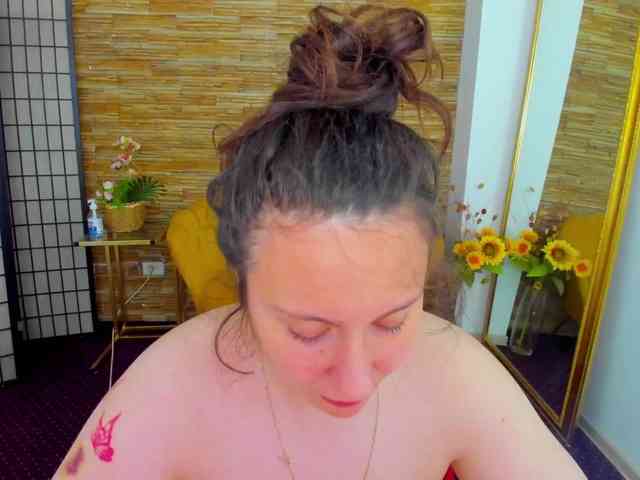AishaRouhi webcam