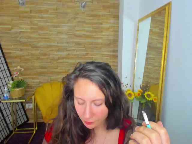 Модель: AishaRouhi