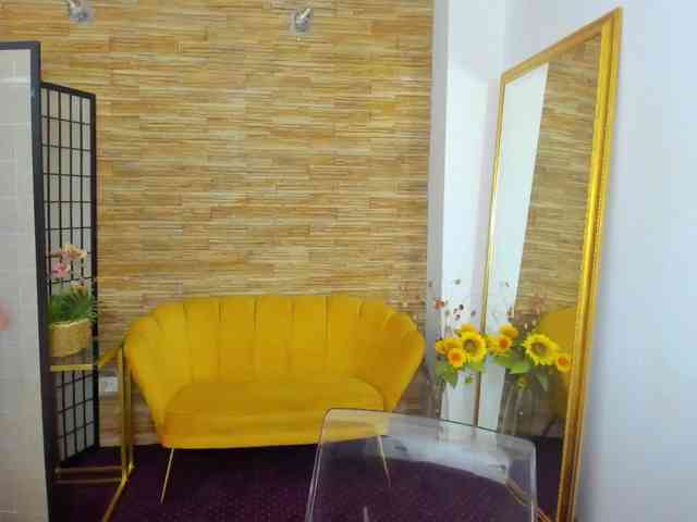 AishaRouhi webcam