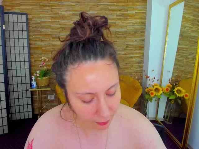 AishaRouhi webcam