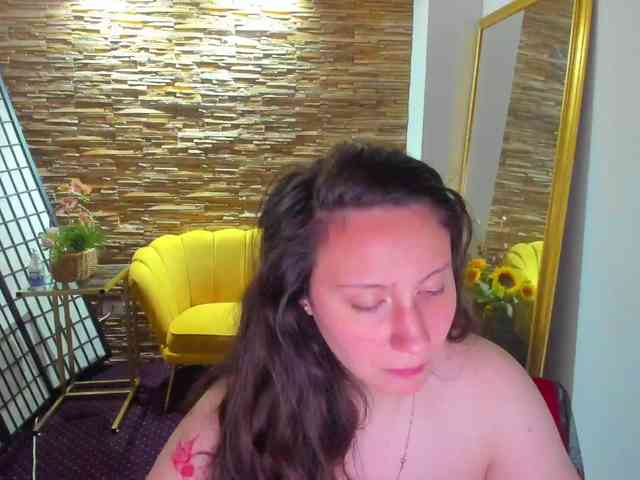 AishaRouhi webcam