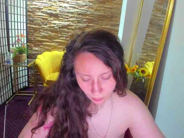 AishaRouhi webcam