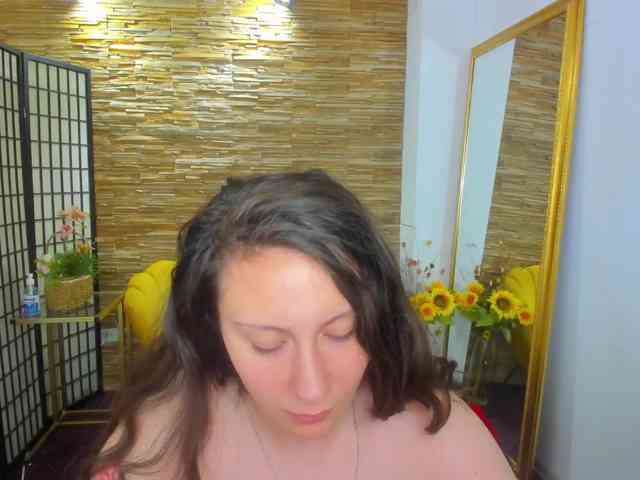 AishaRouhi webcam