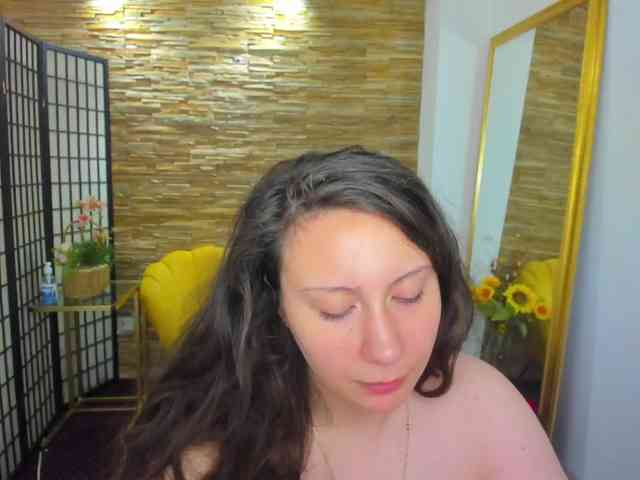 AishaRouhi webcam