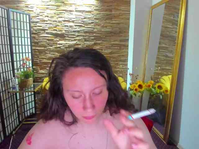 AishaRouhi webcam