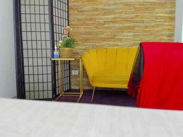 AishaRouhi webcam
