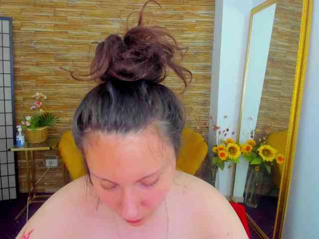 AishaRouhi webcam