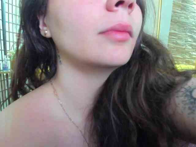 AishaRouhi webcam