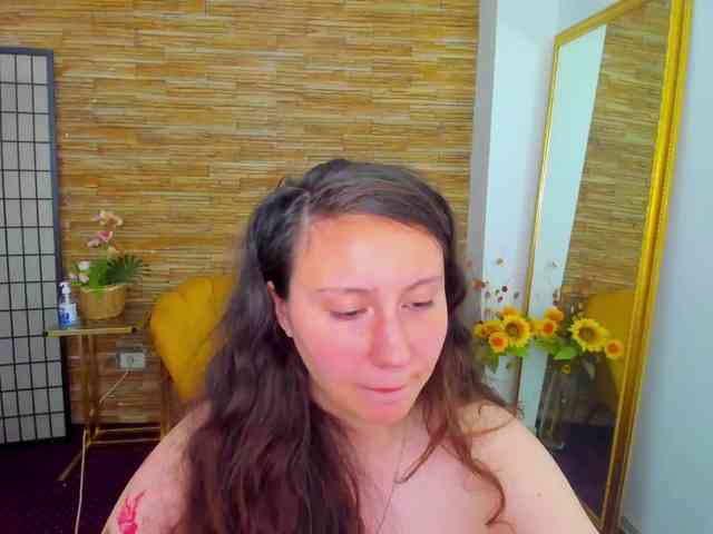 AishaRouhi webcam