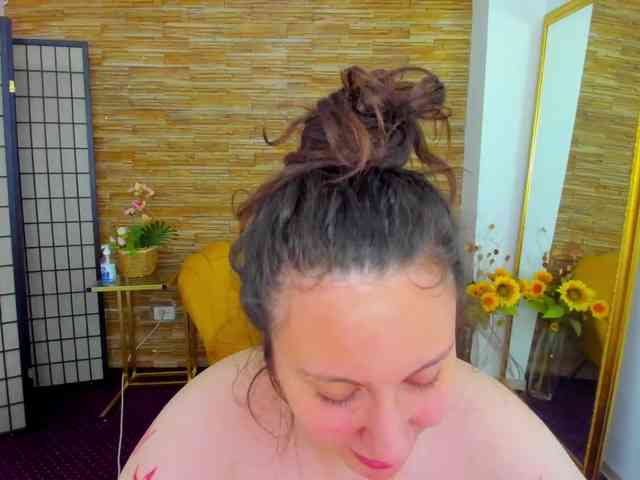 AishaRouhi webcam