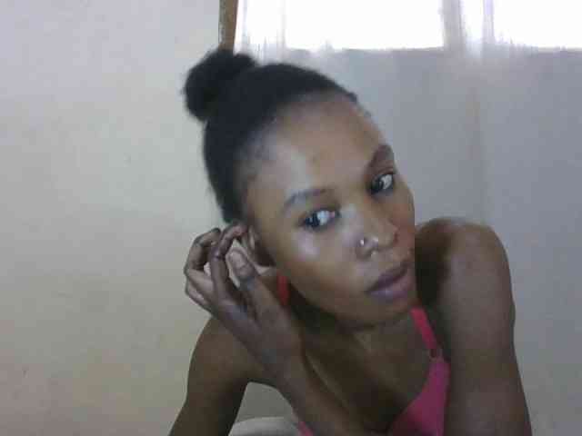 Sweetpetite254's webcam live show