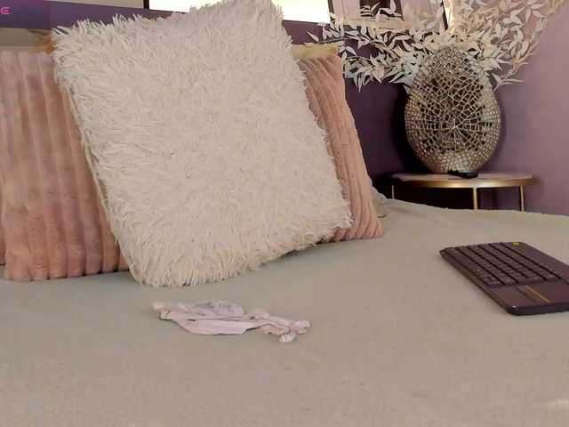 Sussanalee's BongaCams show and profile