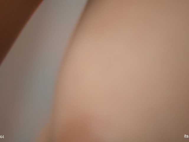 Sex chat gratuit in direct cu alyonaqueen pe BongaCams