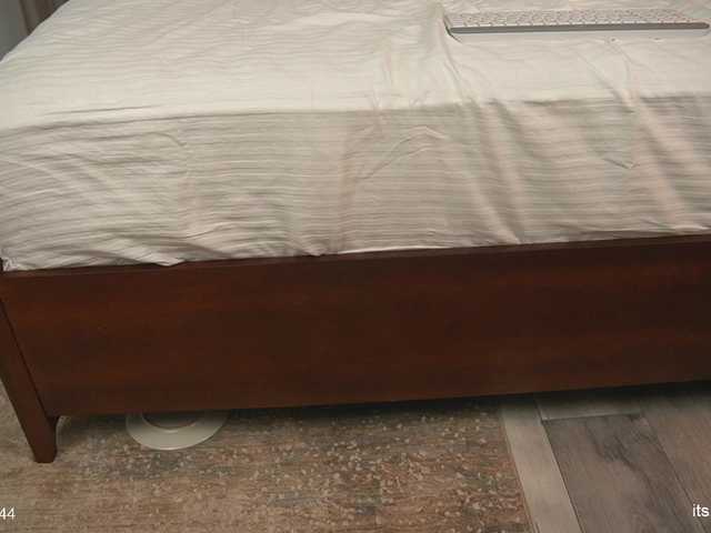 Sex chat gratuit in direct cu alyonaqueen pe BongaCams