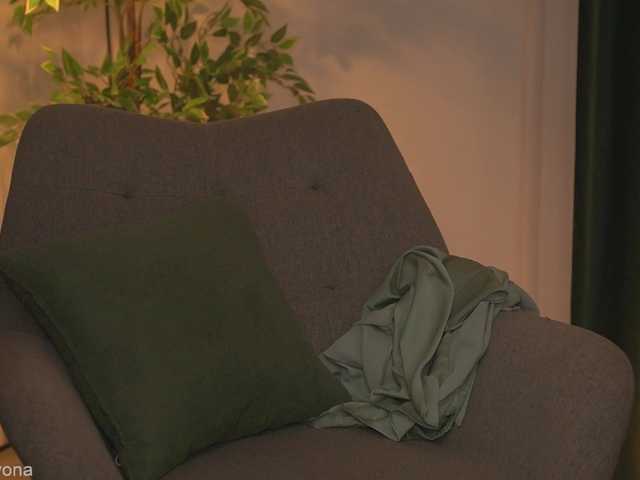 alyonaqueen's BongaCams show and profile