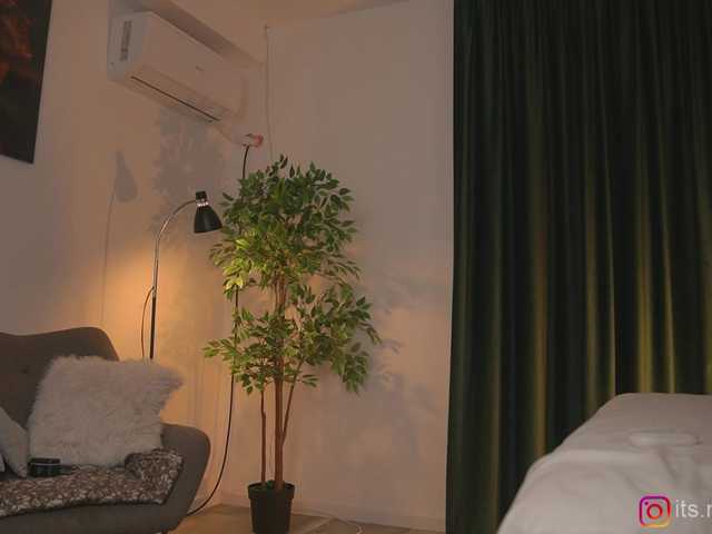 alyonaqueen's BongaCams show and profile