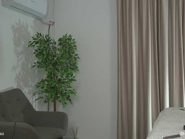 Sex chat gratuit in direct cu alyonaqueen pe BongaCams