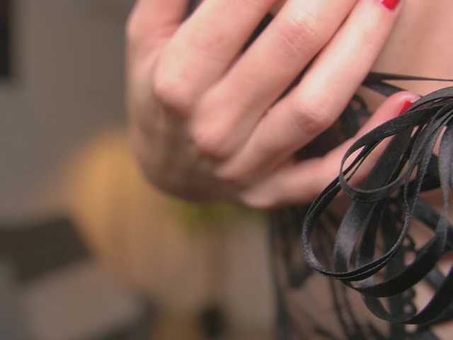 alyonaqueen's BongaCams show and profile