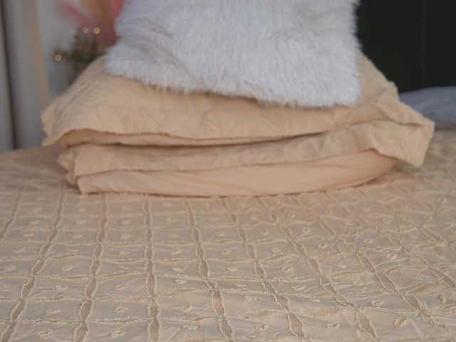 alyonaqueen's BongaCams show and profile