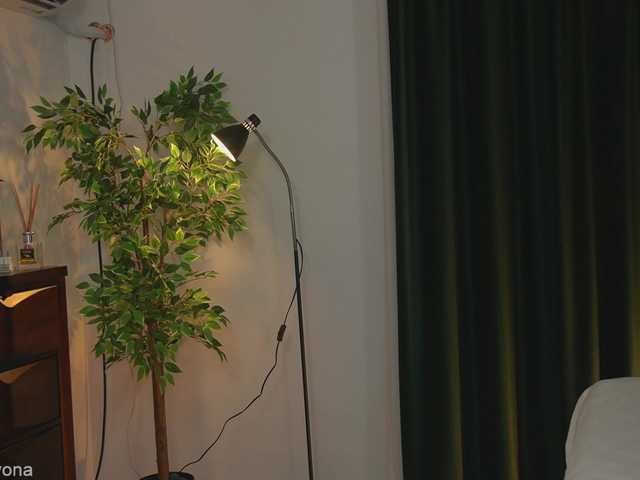 alyonaqueen's BongaCams show and profile