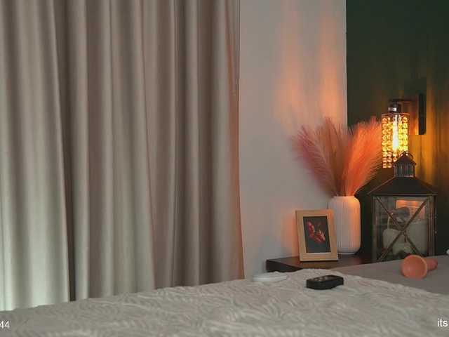 Sex chat gratuit in direct cu alyonaqueen pe BongaCams