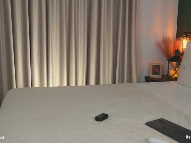 alyonaqueen's BongaCams show and profile