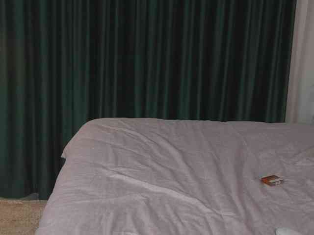 alyonaqueen Live Webcam on BongaCams