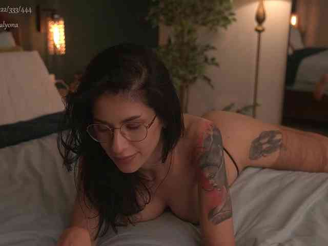 alyonaqueen webcam