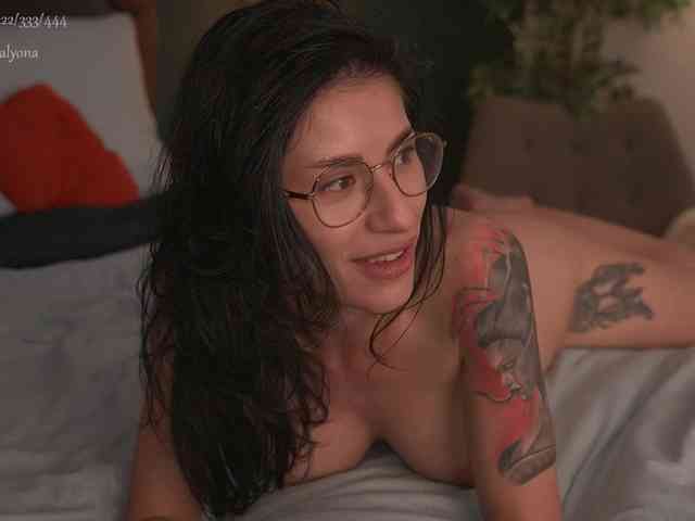 alyonaqueen webcam
