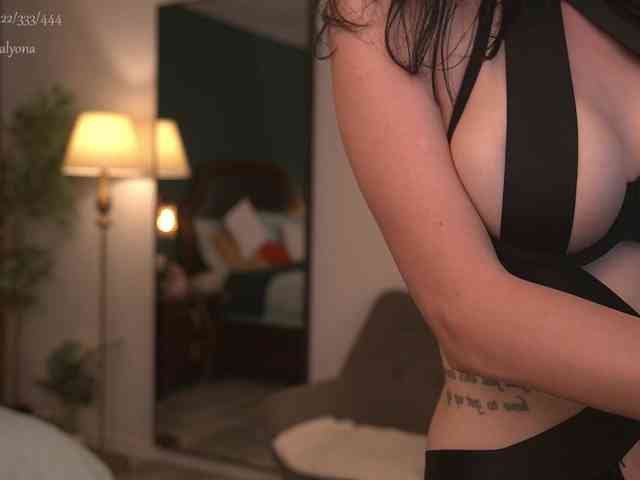 alyonaqueen webcam
