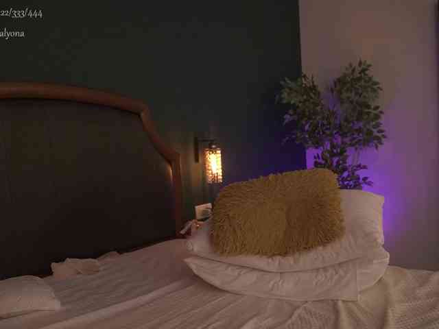 alyonaqueen webcam