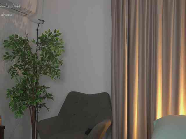 alyonaqueen webcam